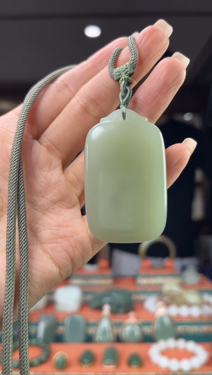 和田玉未镶嵌颈饰佩佩