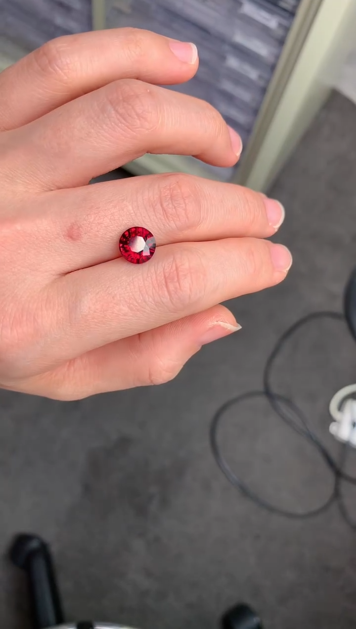 【闪购商品】石榴石裸石未镶嵌3.3ct  镁铝榴石