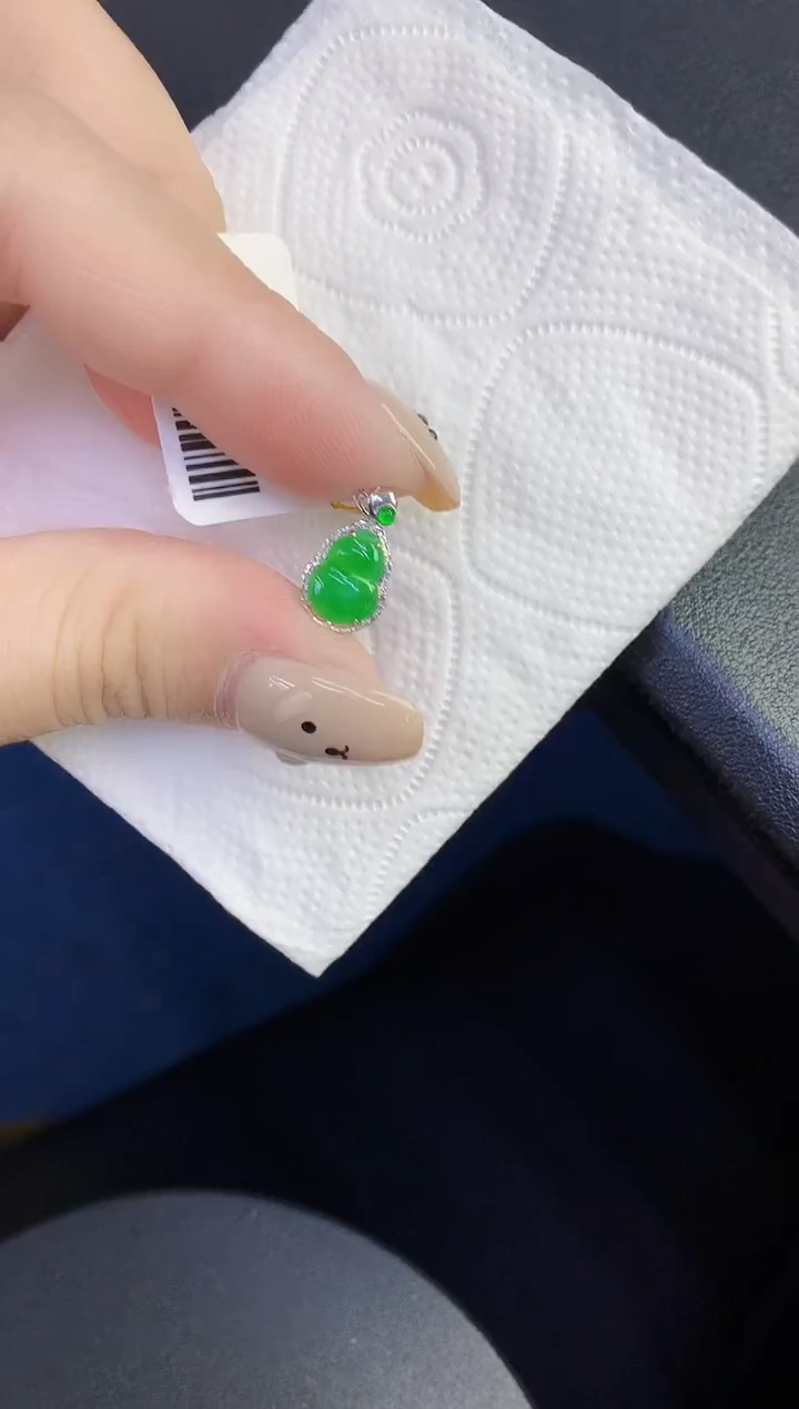 颈饰18K金镶嵌翡翠缅甸天然翡翠A货