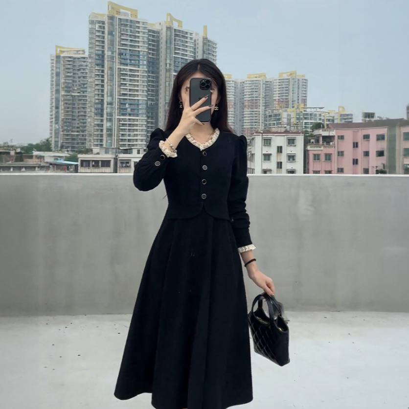 小香风黑色假两件长袖连衣裙女秋季新款高级感收腰显瘦长裙子