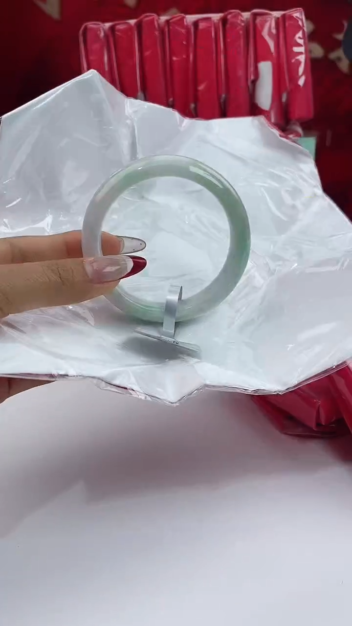 【闪购商品】翡翠手镯未镶嵌16翡翠手镯（微瑕）