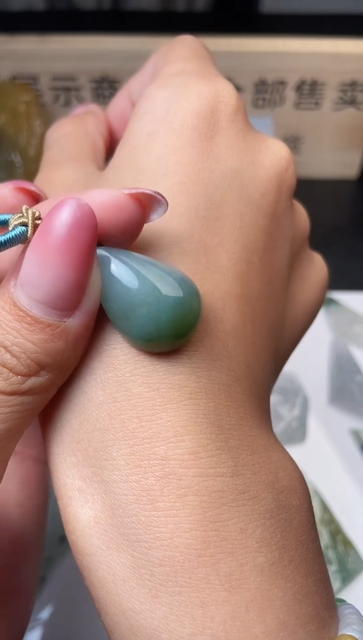 定制翡翠未镶嵌翡翠定制