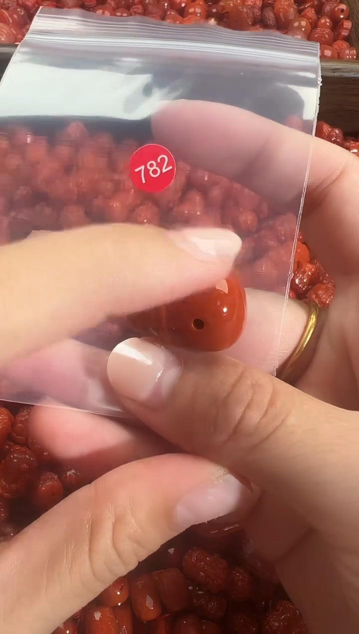 颈饰未镶嵌南红玛瑙1