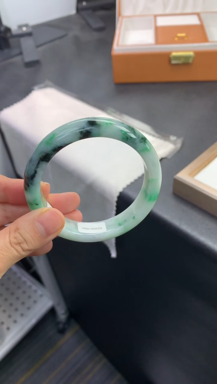 未镶嵌手镯翡翠退货需手镯吊牌标签完好