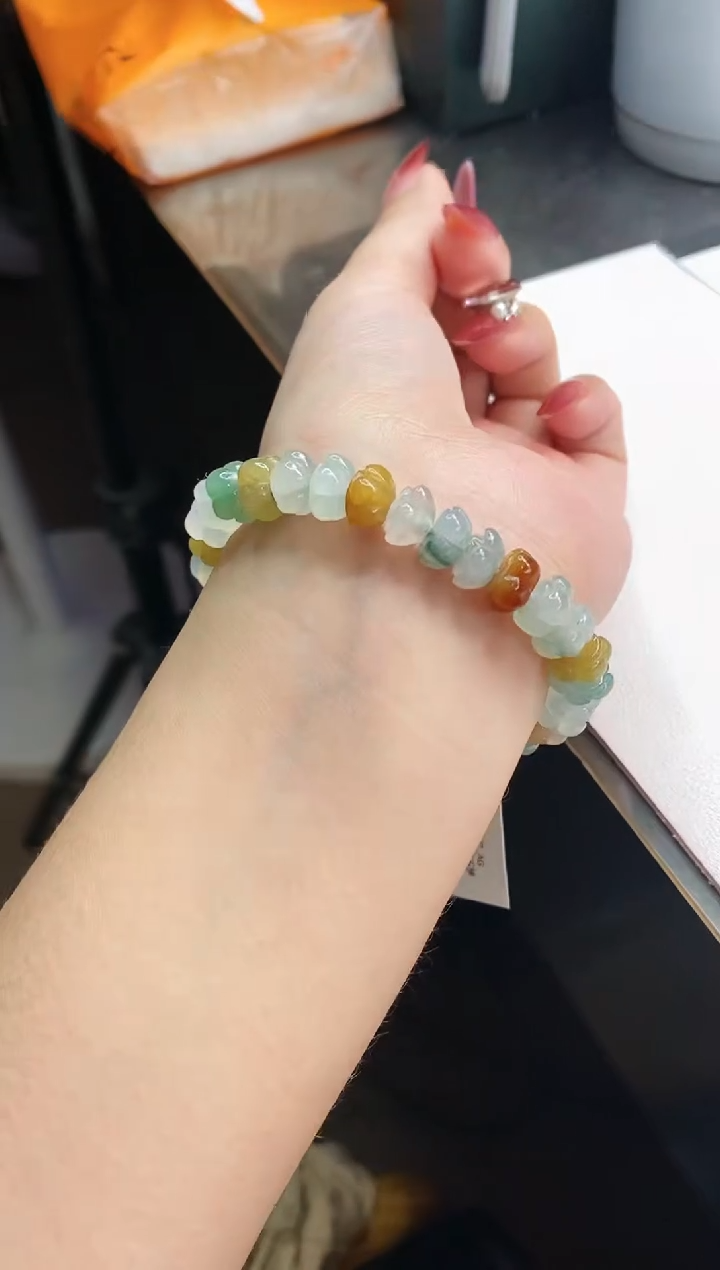 【闪购商品】翡翠颈饰未镶嵌手串