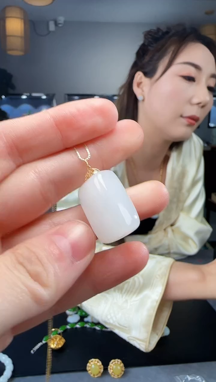 【闪购商品】和田玉吊坠(不含链)18K金镶嵌1