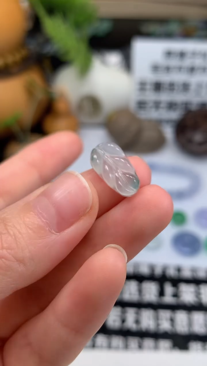 颈饰未镶嵌翡翠半**醒---100050