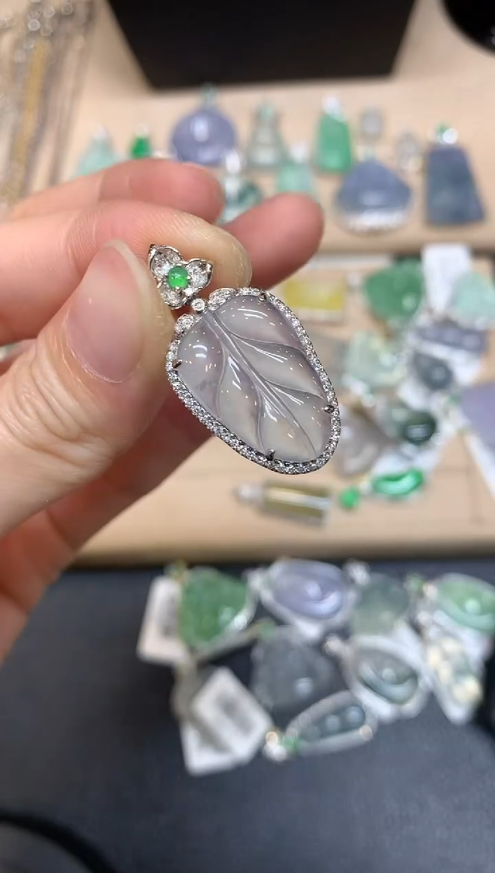 【闪购商品】翡翠颈饰18K金镶嵌树叶【无服务费