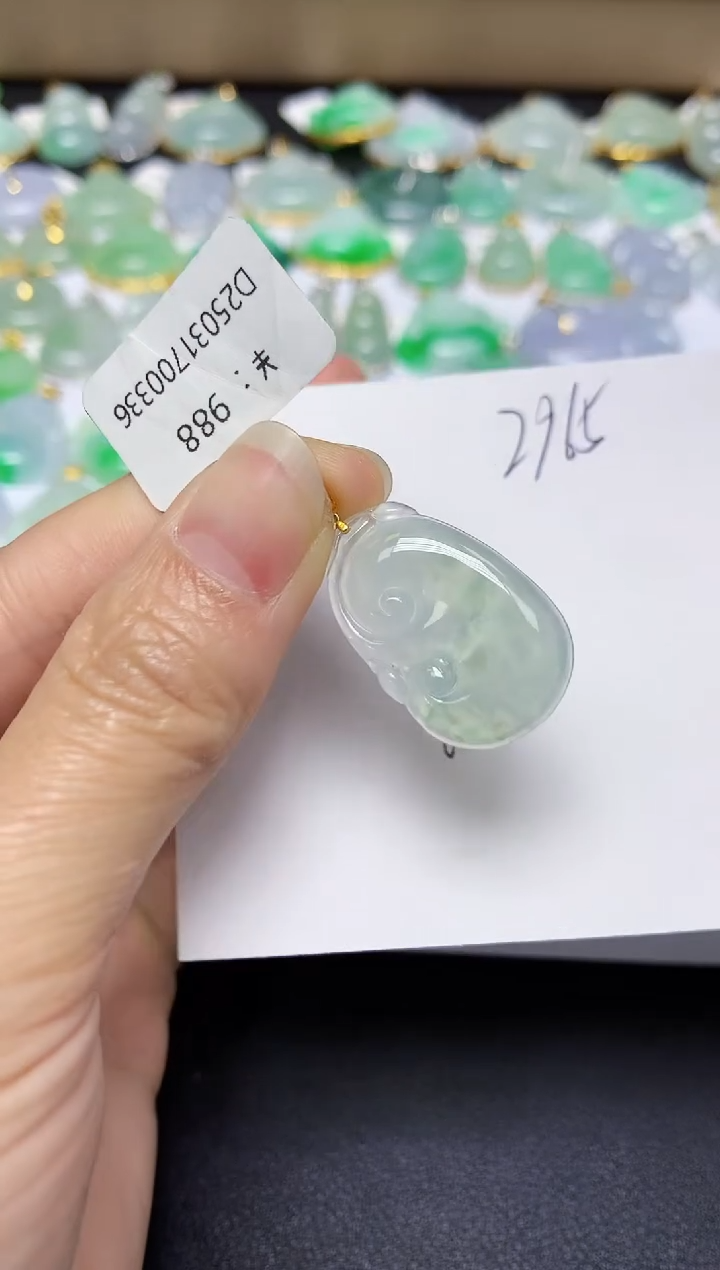 翡翠18K金镶嵌颈饰 天然翡翠A货