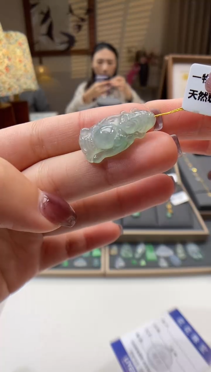 【闪购商品】翡翠颈饰未镶嵌财神