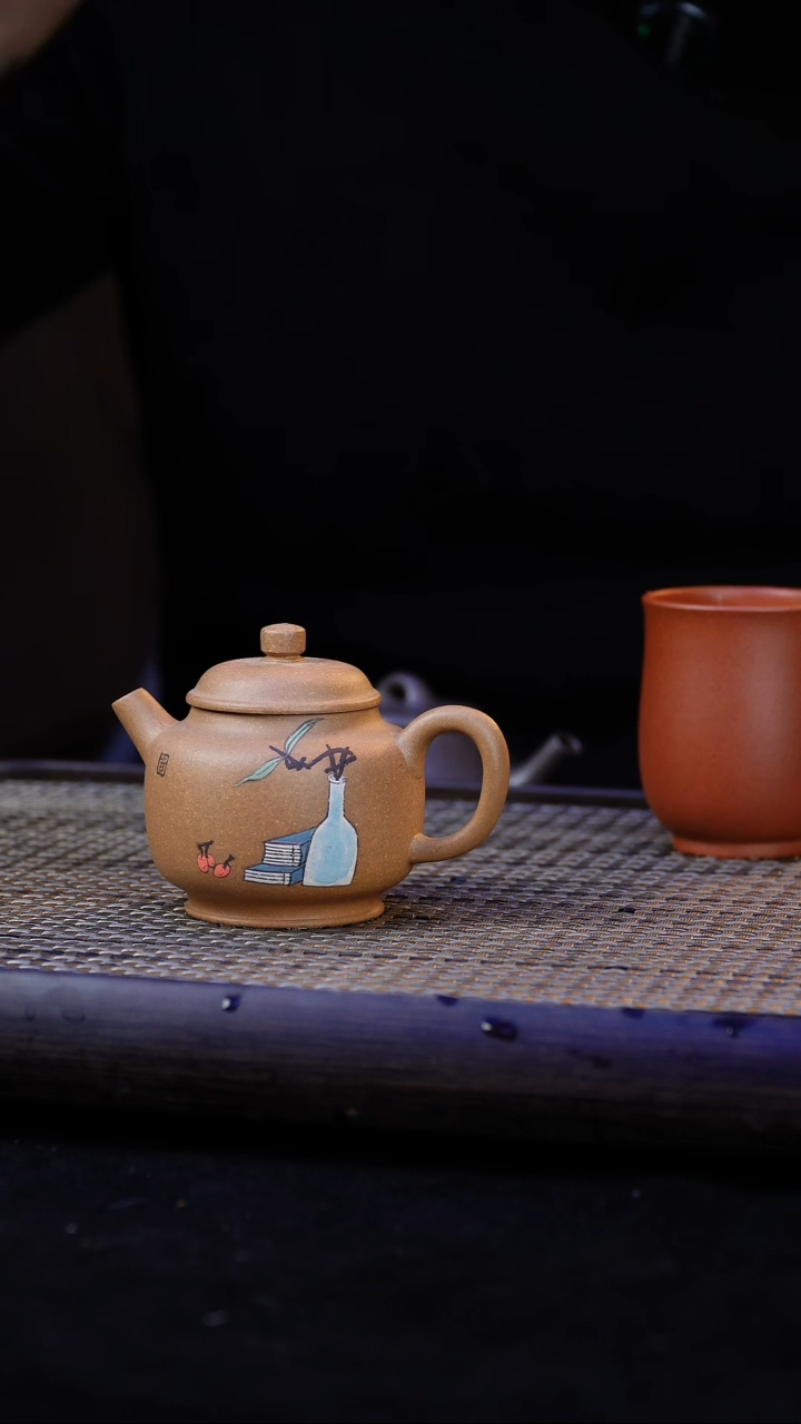 【闪购商品】紫砂茶壶段泥-泥绘小宫灯【约80cc】