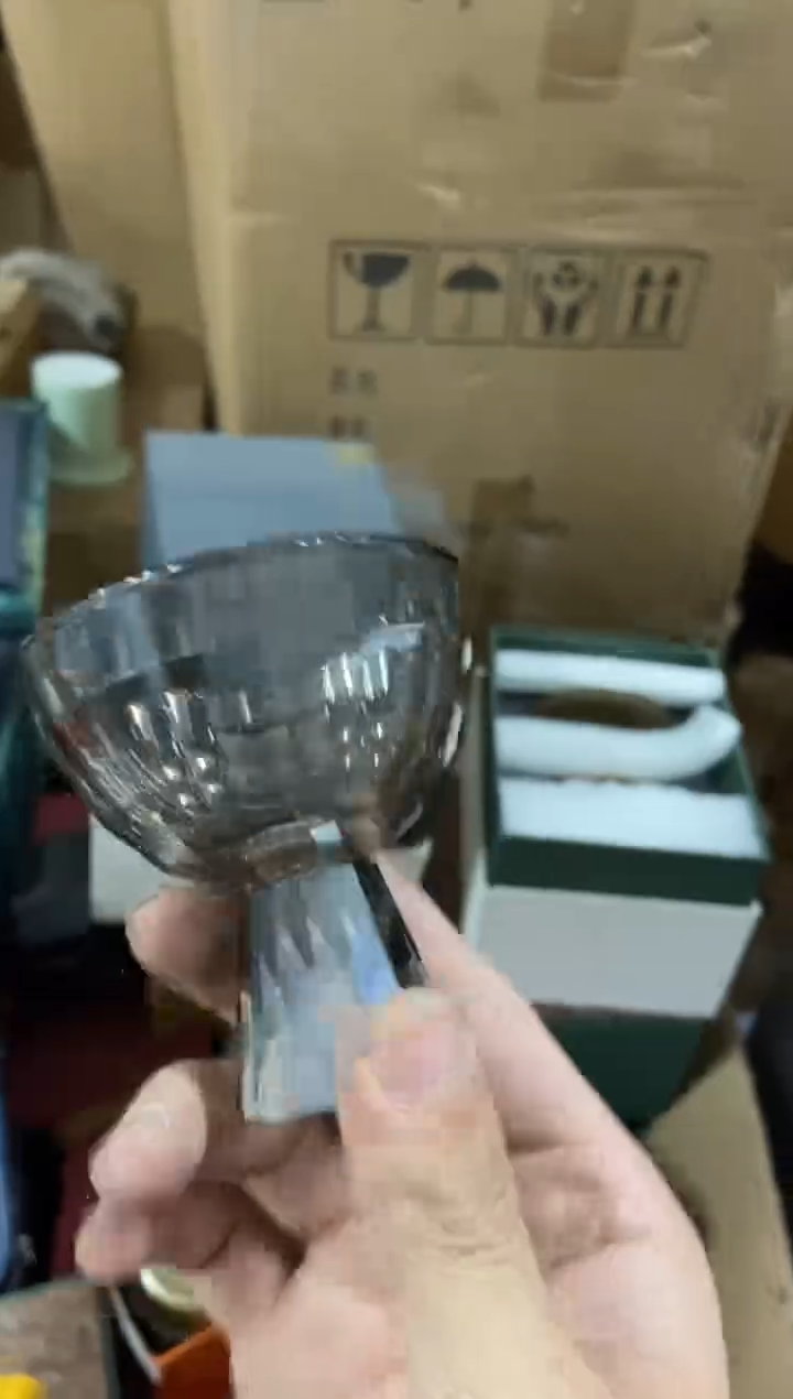 无运费险有瑕疵的摄影的产品有使用过的痕迹有点脏介意勿拍