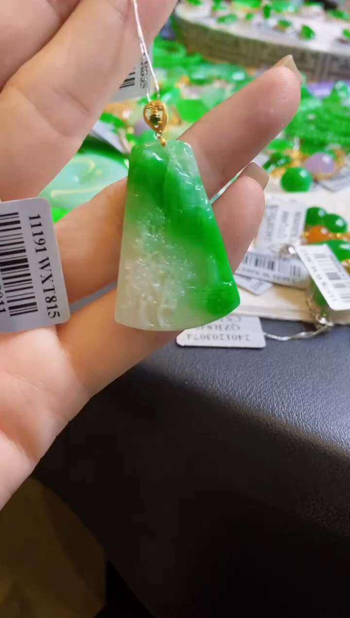 【闪购商品】定制翡翠18K金镶嵌山水