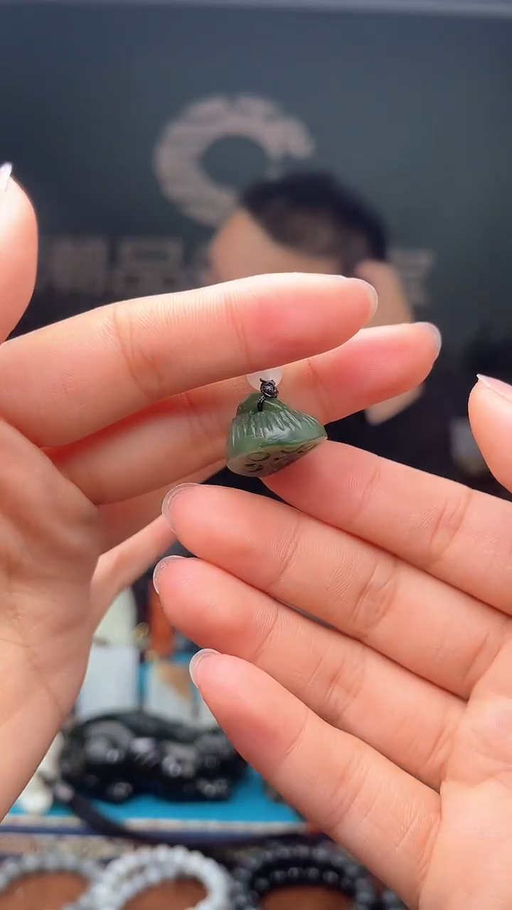 未镶嵌和田玉挂件1