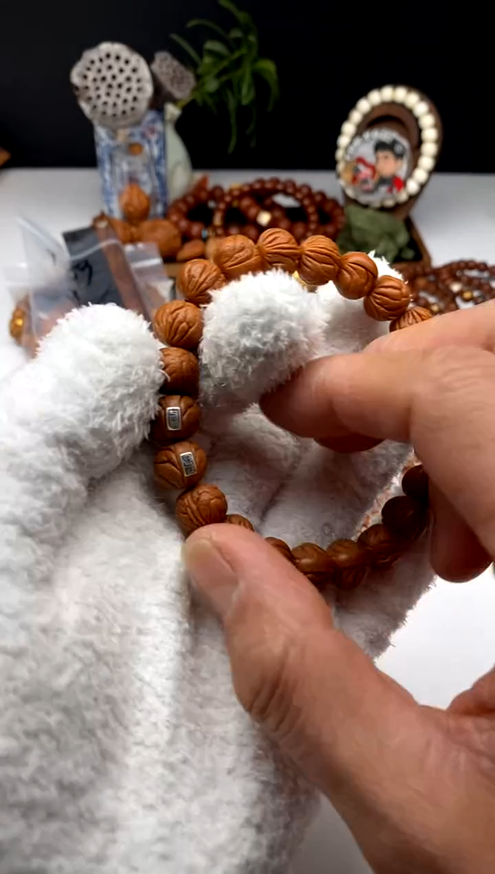 手串猴头核桃蝰****高雨墨臻至  399桃核原皮