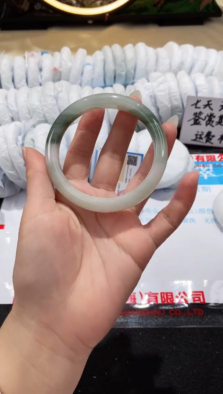 【闪购商品】石英质玉手镯未镶嵌131-61