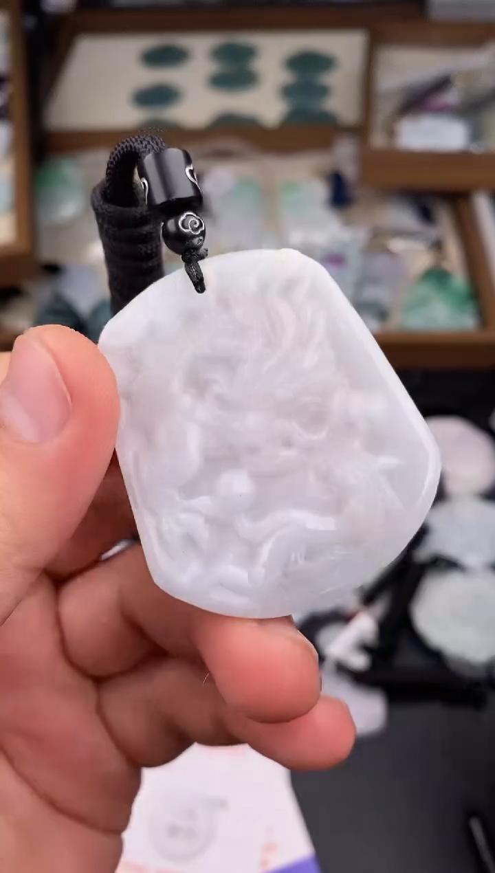 【闪购商品】翡翠颈饰未镶嵌  天然翡翠，一物一图