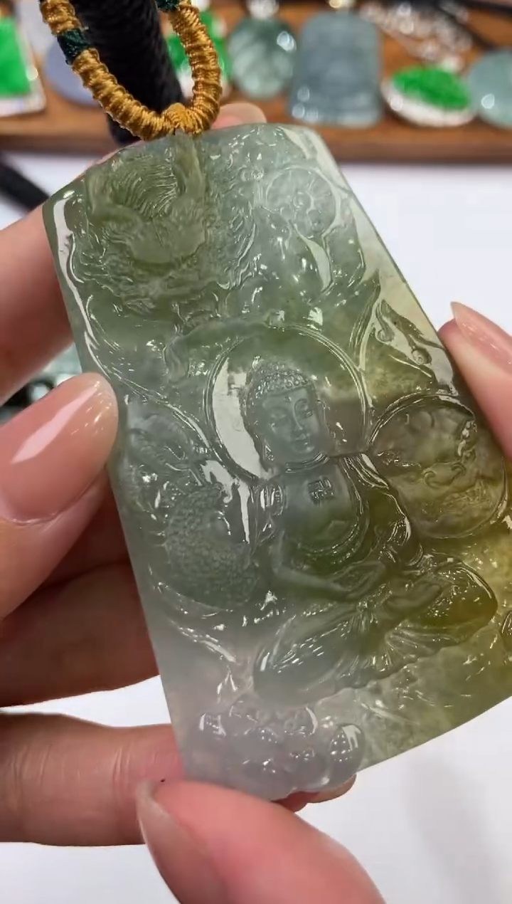 【闪购商品】翡翠未镶嵌颈饰2206986   