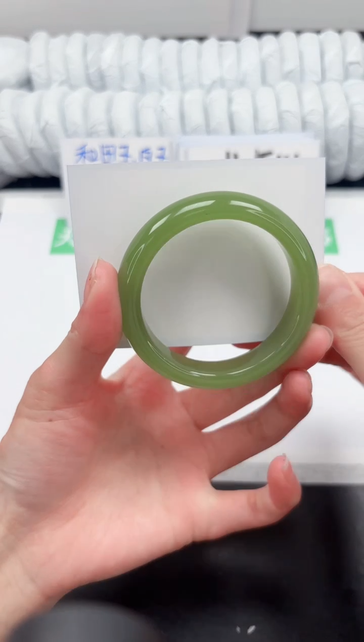 【闪购商品】石英质玉手镯未镶嵌198-55.1