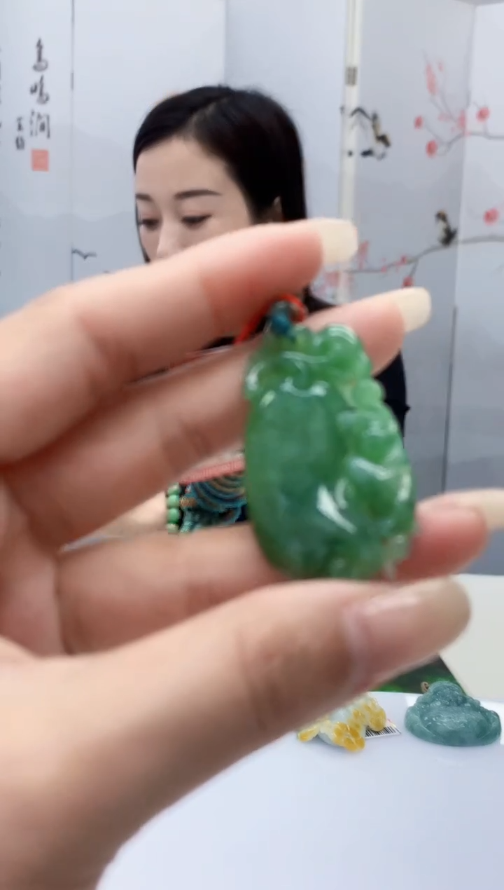 【闪购商品】定制翡翠未镶嵌4852lr-毛货挂件