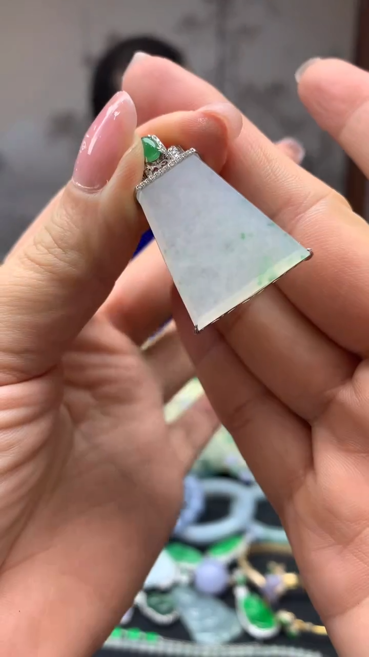 【闪购商品】翡翠颈饰18K金镶嵌30-天然翡翠