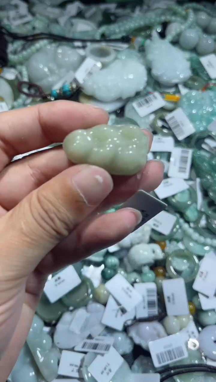 【闪购商品】翡翠颈饰未镶嵌00016564