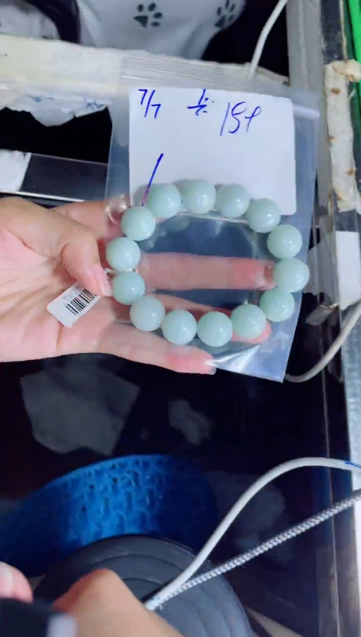 定制翡翠未镶嵌广**斌珠串