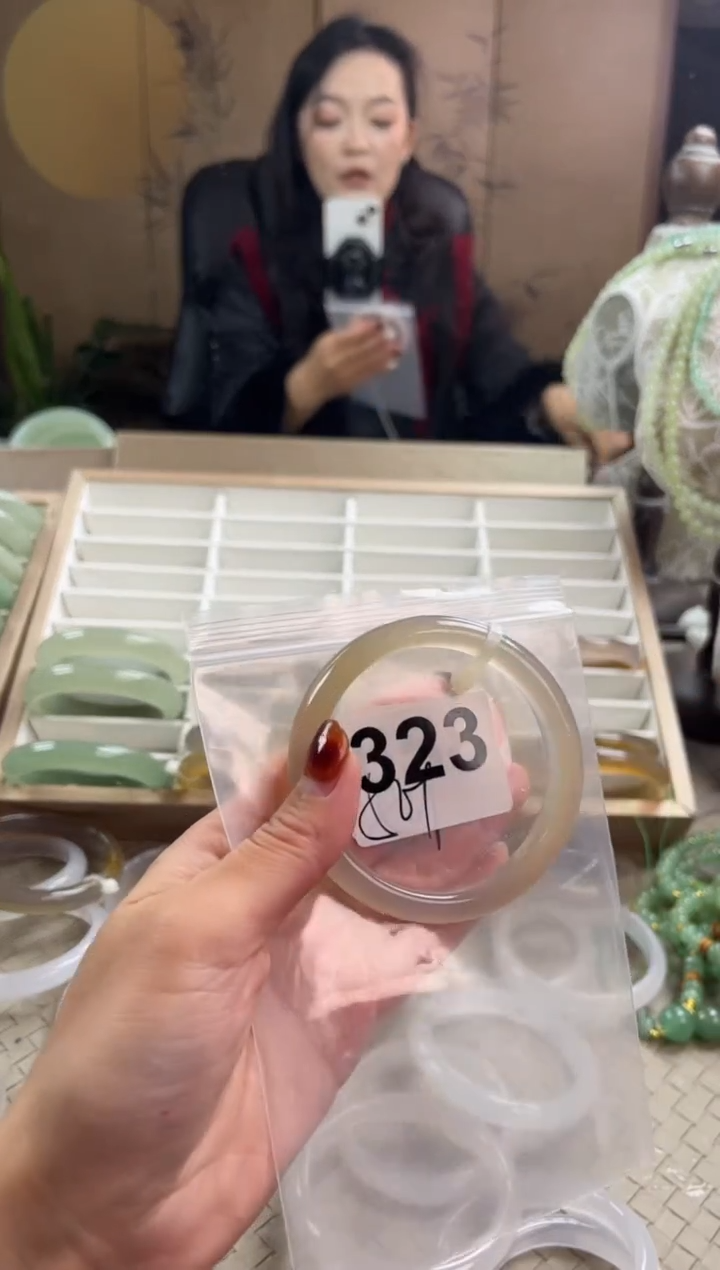 手镯玛瑙/玉髓未镶嵌323