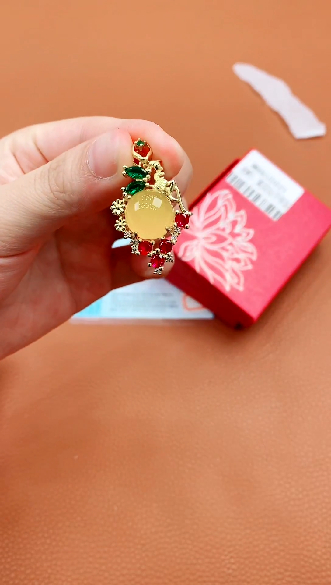合金颈饰玛瑙/玉髓天然精美吊坠多样性发