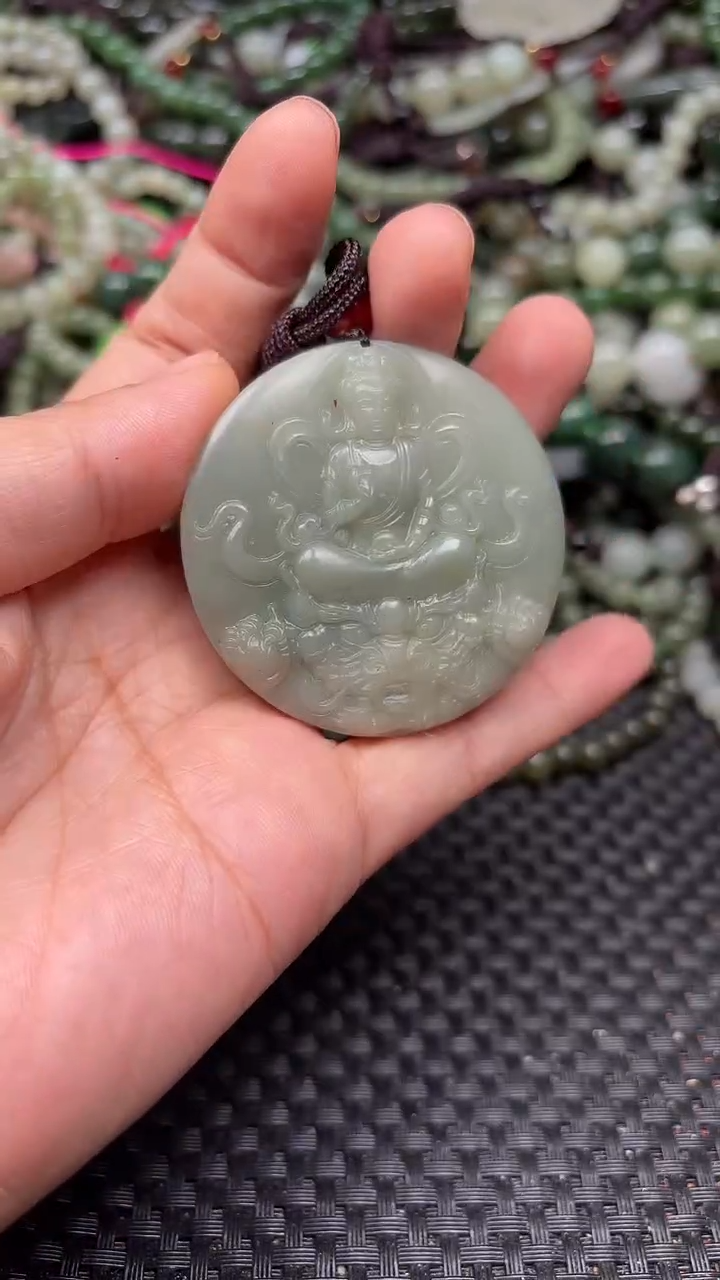 颈饰未镶嵌和田玉1