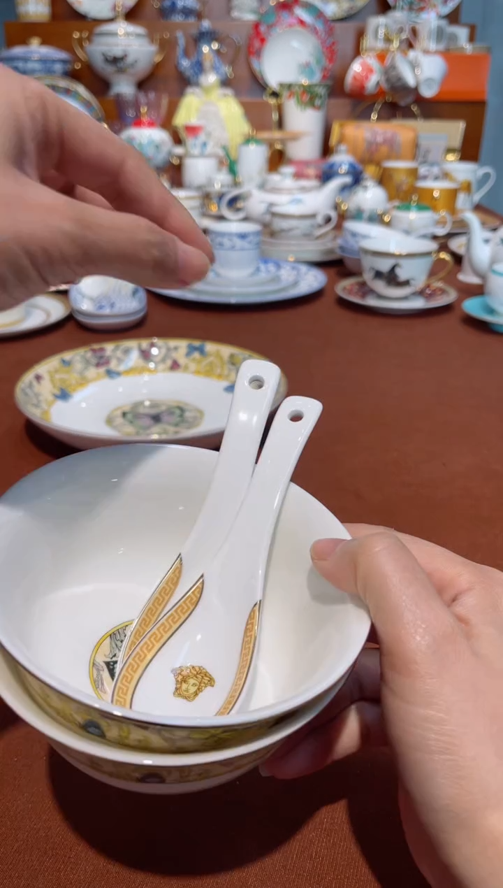 【闪购商品】瓷片范蝴蝶2碗勺······