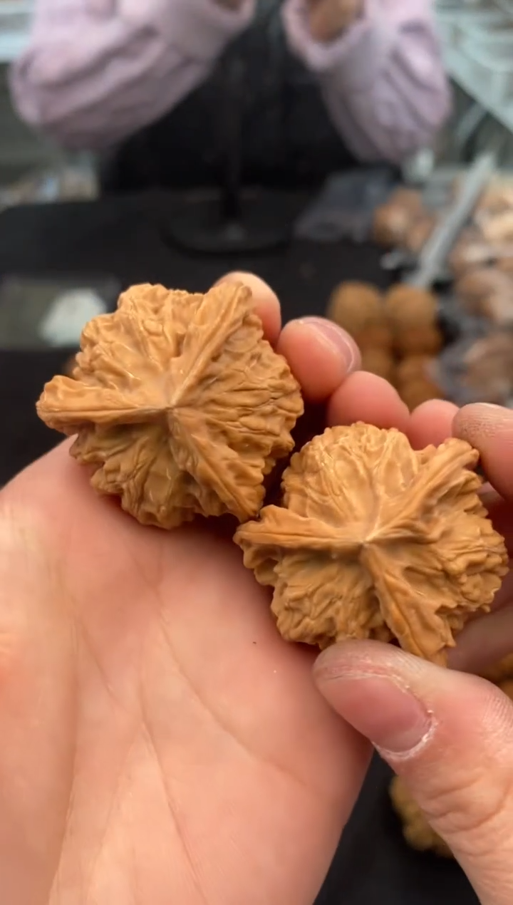 【闪购商品】文玩核桃把件盘山奔39-t868