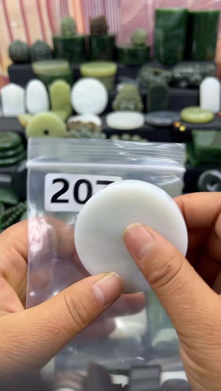 未镶嵌和田玉珠宝半成品镯芯