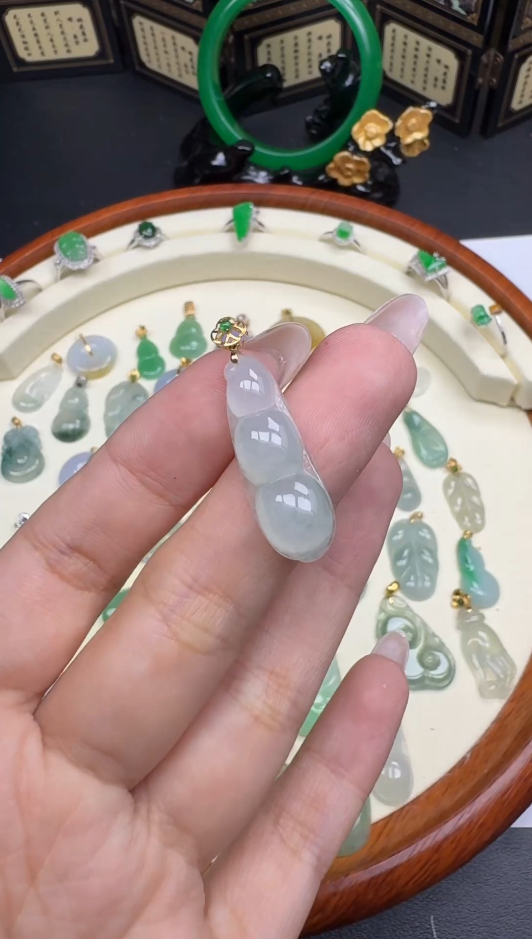 吊坠(赠链)18K金镶嵌翡翠298
