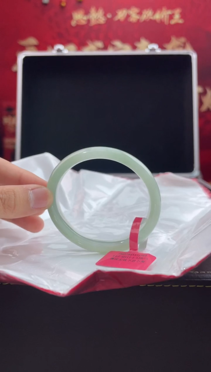 【闪购商品】翡翠手镯（贵妃镯）未镶嵌4翡翠手镯