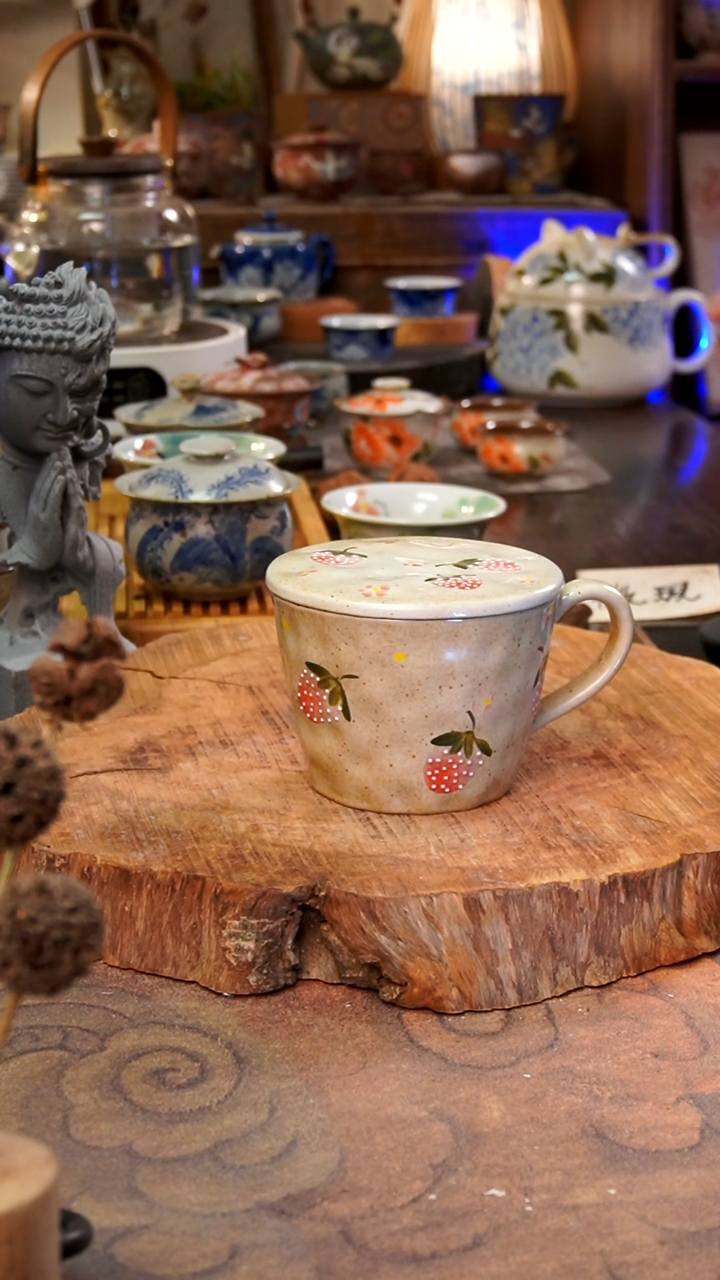 杯子草莓手工手绘手工手绘