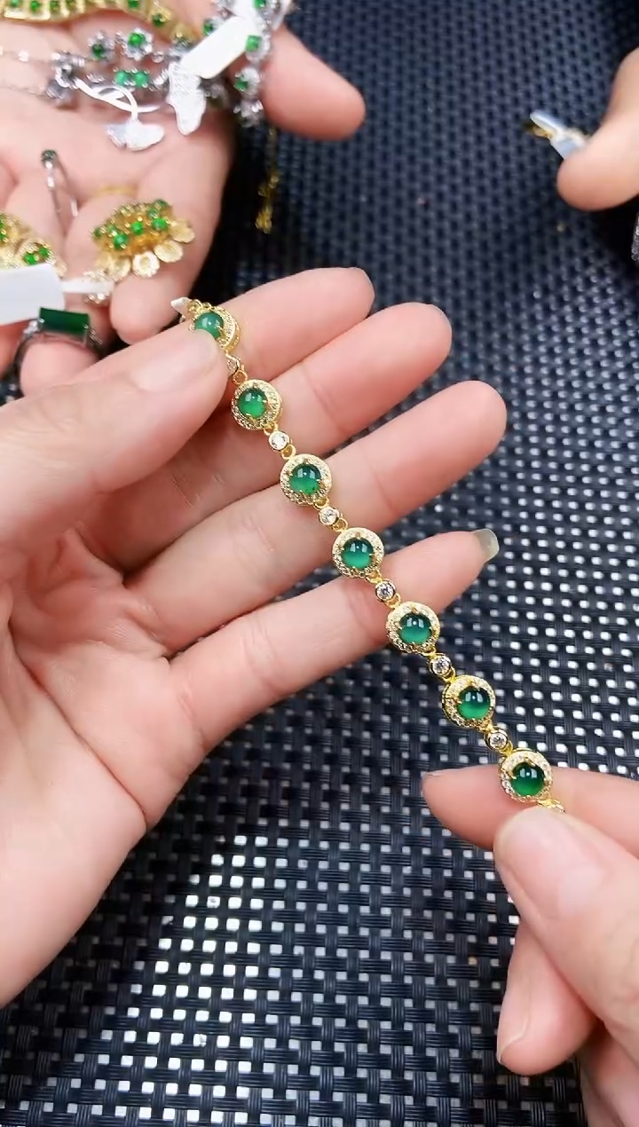 【闪购商品】翡翠手链未镶嵌111111111