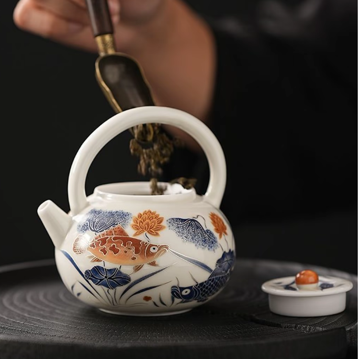 羊脂玉陶瓷把鱼藻纹小提梁壶-4800