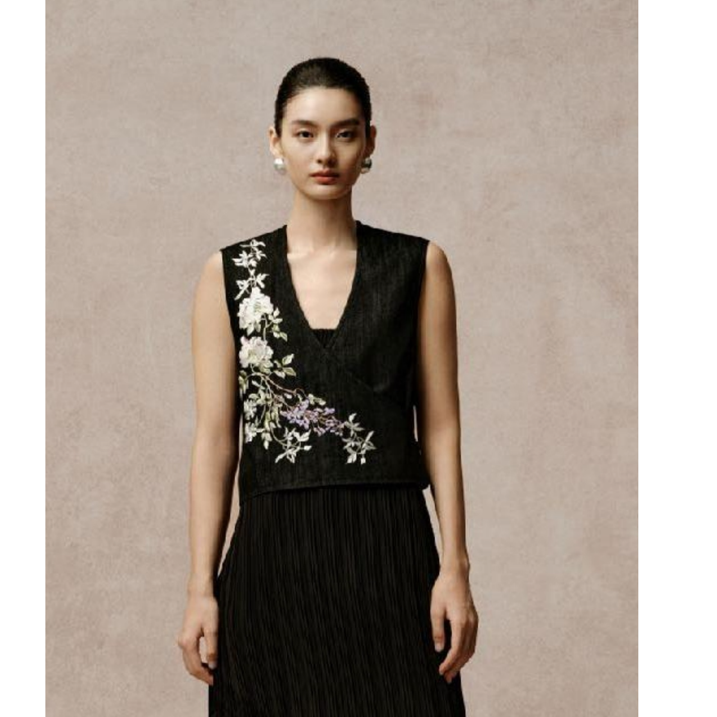 【刘彤推荐】玉琼   花卉交领系带马甲  J26S4029