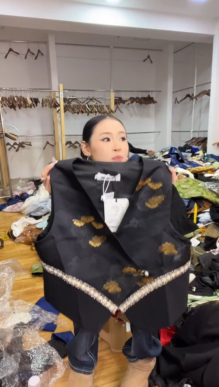 马甲       M码       80-110斤