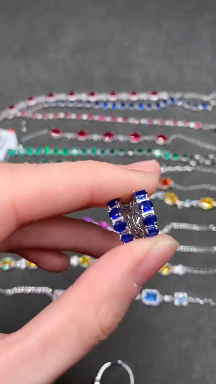 【闪购商品】蓝宝石耳饰银S925镶嵌······