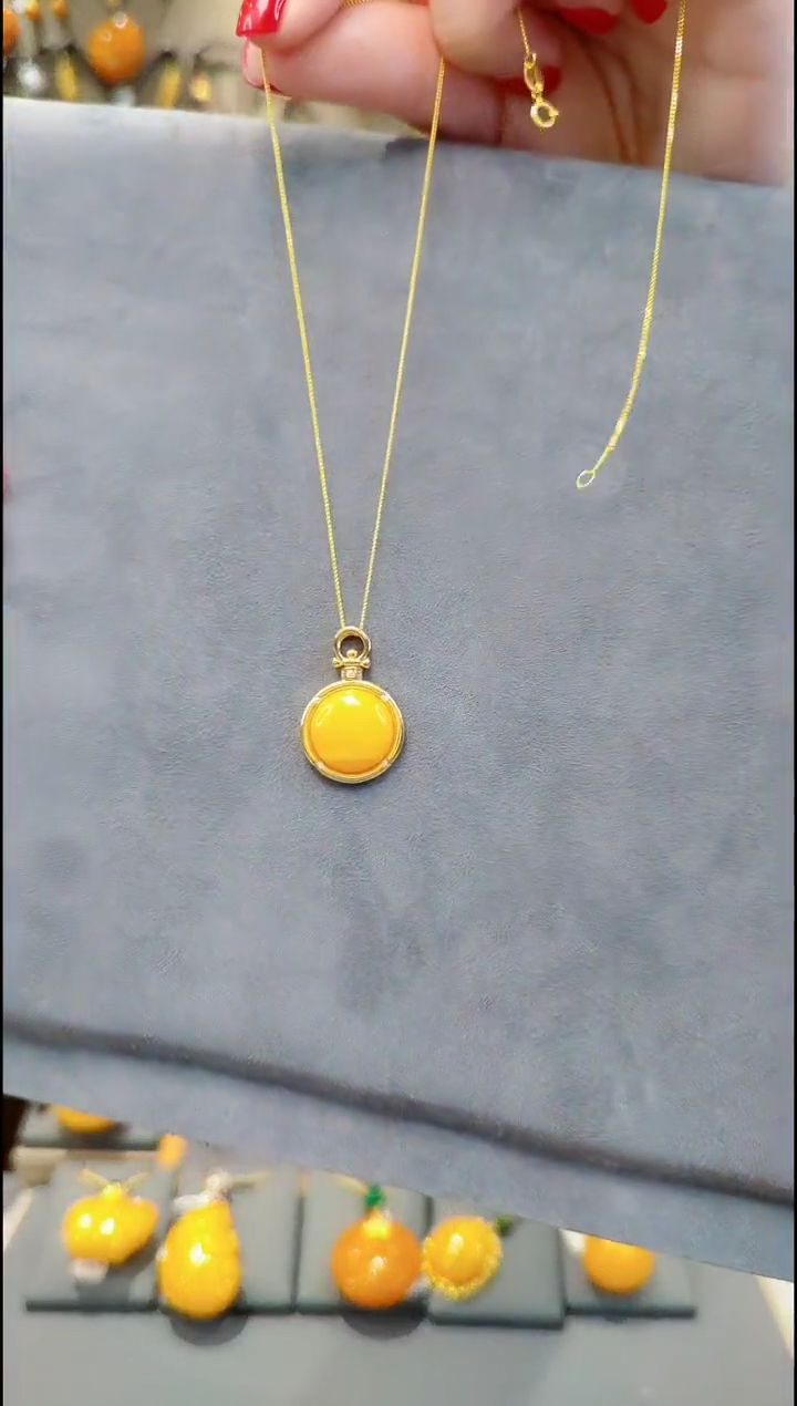 【闪购商品】蜜蜡吊坠(赠链)银S925镀金镶嵌H674蜜蜡吊坠