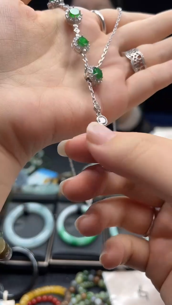 颈饰合金翡翠细**绮0064477320