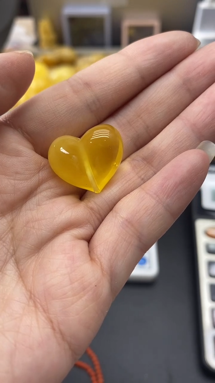 琥珀未镶嵌珠宝奇石325