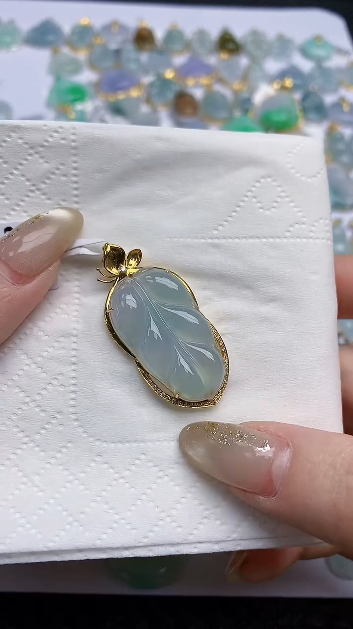 【闪购商品】翡翠颈饰18K金镶嵌天然A货翡翠 