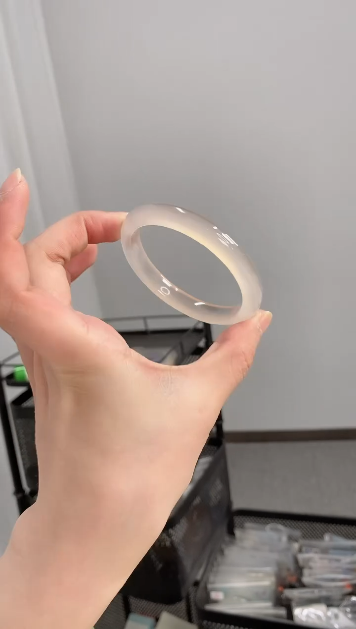 【闪购商品】玛瑙/玉髓手镯未镶嵌54-55圈