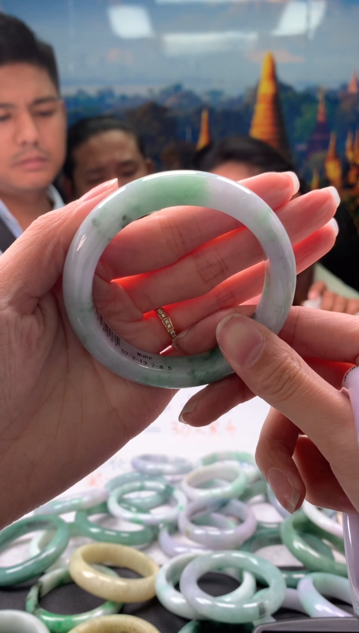 【闪购商品】翡翠手镯未镶嵌翡翠手镯 展示链接