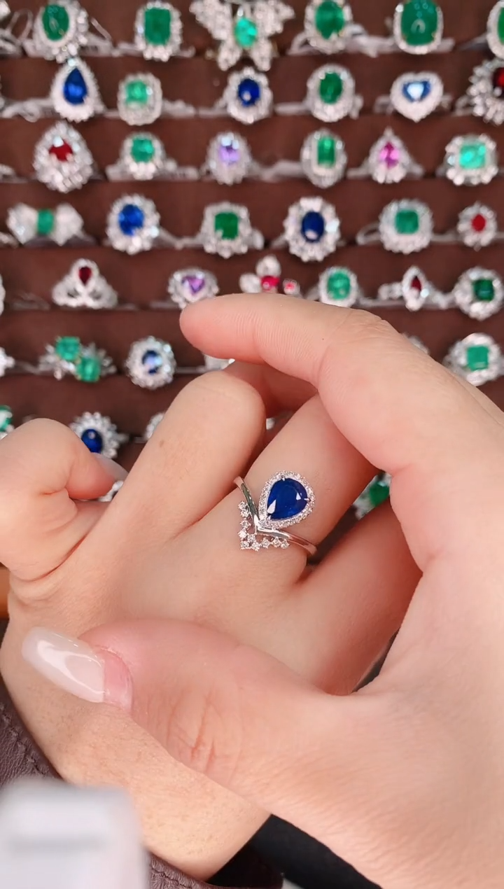 【闪购商品】蓝宝石18K金戒指18K金镶嵌1.22克拉