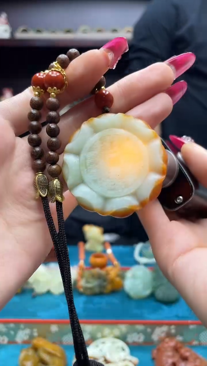 未镶嵌岫玉吊坠·