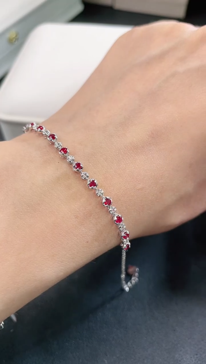 18K金镶嵌天然红宝石手链